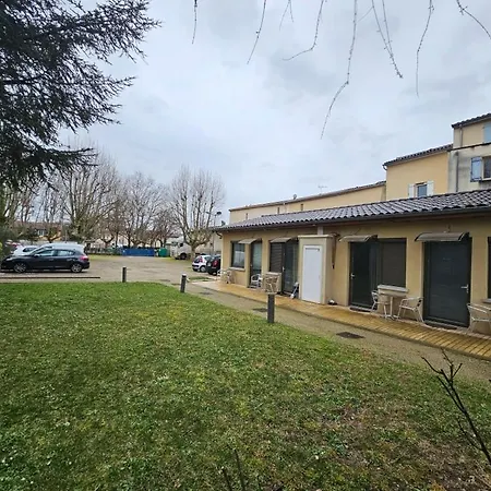 Le Louvre Aparthotel