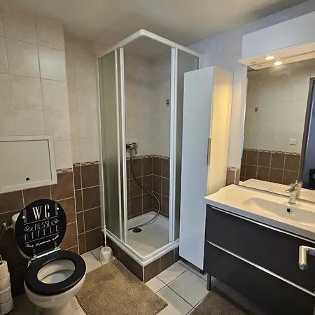 Le Louvre Aparthotel Saint-Symphorien-d'Ozon