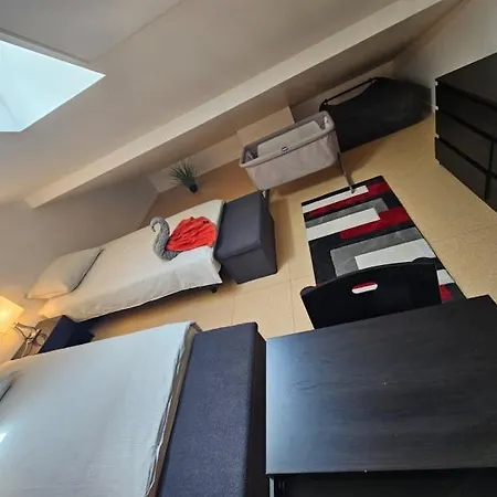 Hotel apartamentowy Le Louvre Saint-Symphorien-dʼOzon